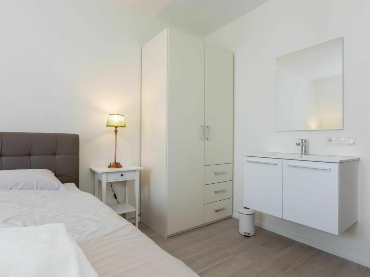 Luxurious Apartment In Koudekerke Near Beach Exteriör bild